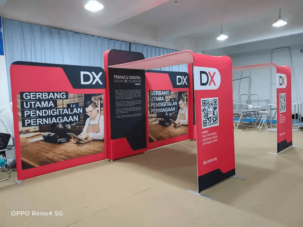 10x20 tension fabric booth work dx left view